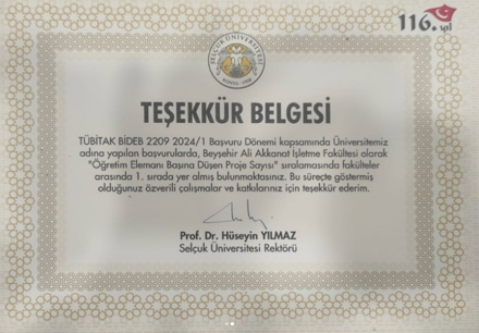 Rektörümüz Sayın Prof. Dr. Hüseyin YILMAZ Hocamızdan fakülte dekanımız Prof. Dr. İsmail AKBAL'a teşekkür belgesi takdimi